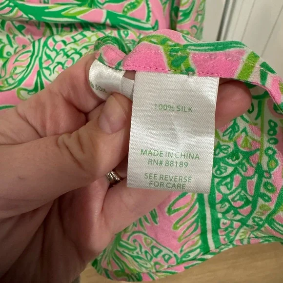 Lilly Pulitzer NWT Elsa Silk Top Fins and Flippers - Picture 2 of 4